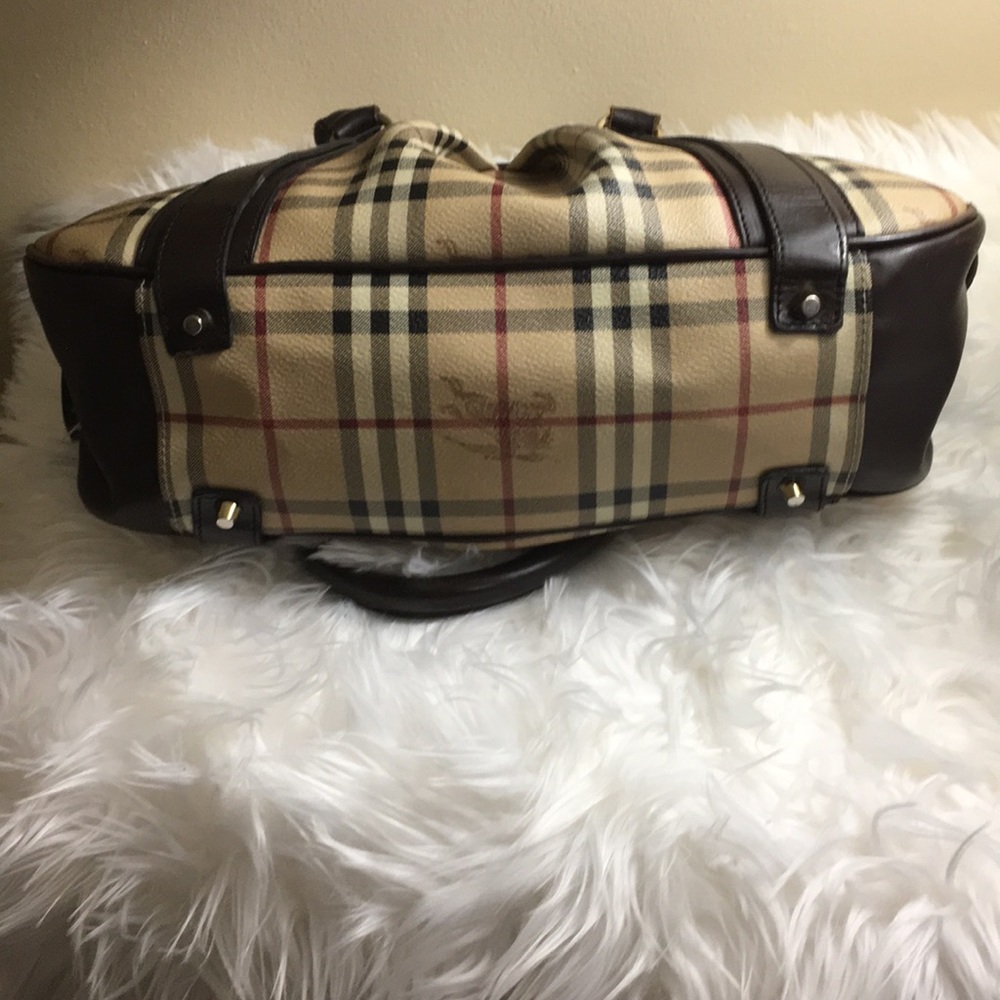 Burberry💼